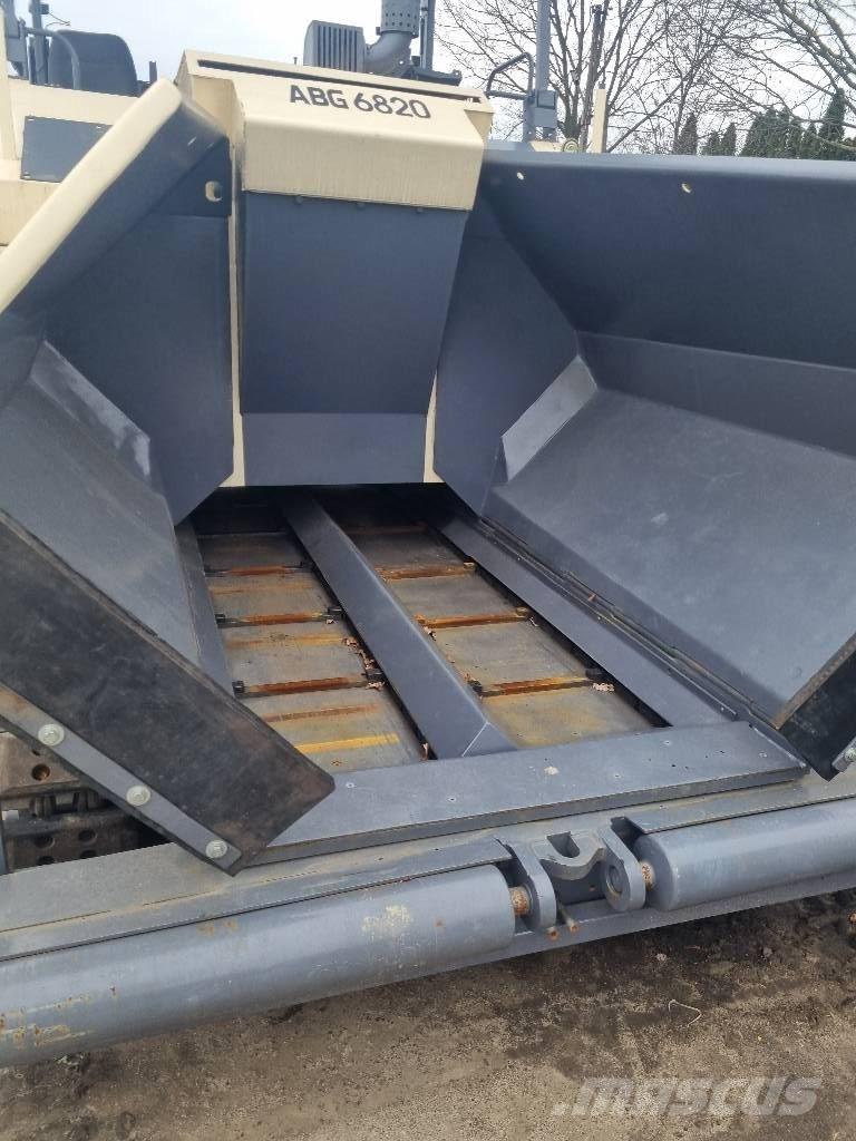 Volvo Titan 6820 Asfaltafwerkmachines