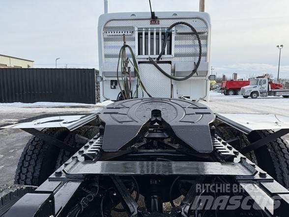 Kenworth T880 Trekkers