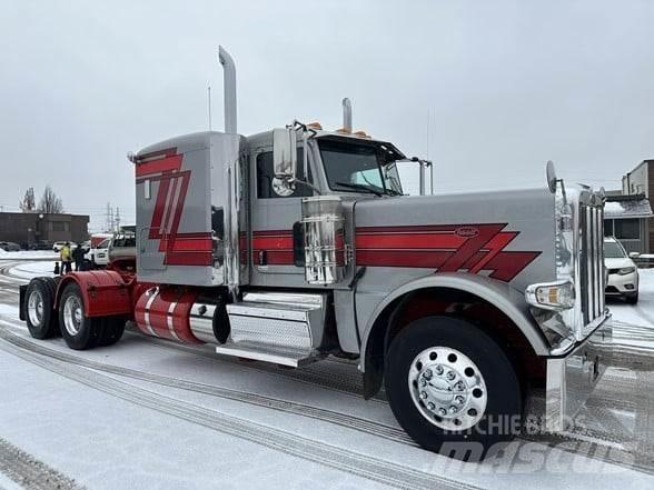 Peterbilt 389 Trekkers