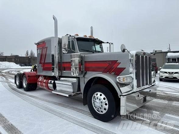 Peterbilt 389 Trekkers