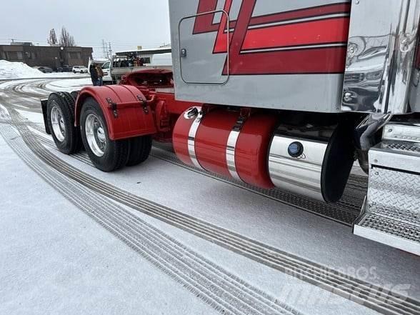 Peterbilt 389 Trekkers