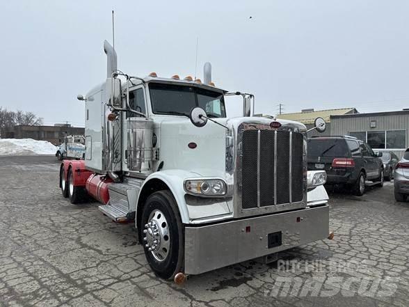 Peterbilt 389 Trekkers