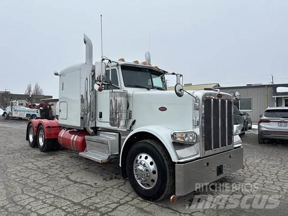 Peterbilt 389 Trekkers