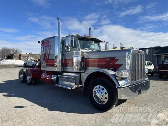 Peterbilt 389 Trekkers