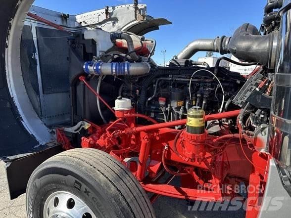 Peterbilt 389 Trekkers