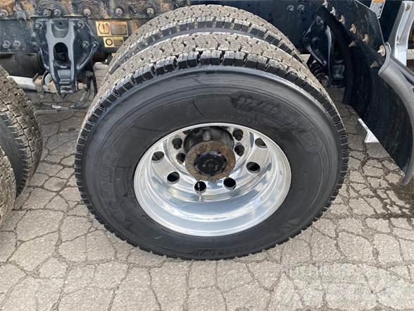 Peterbilt 579 Trekkers