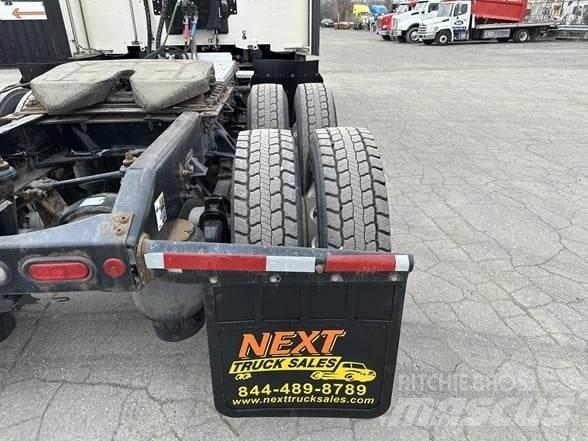 Peterbilt 579 Trekkers