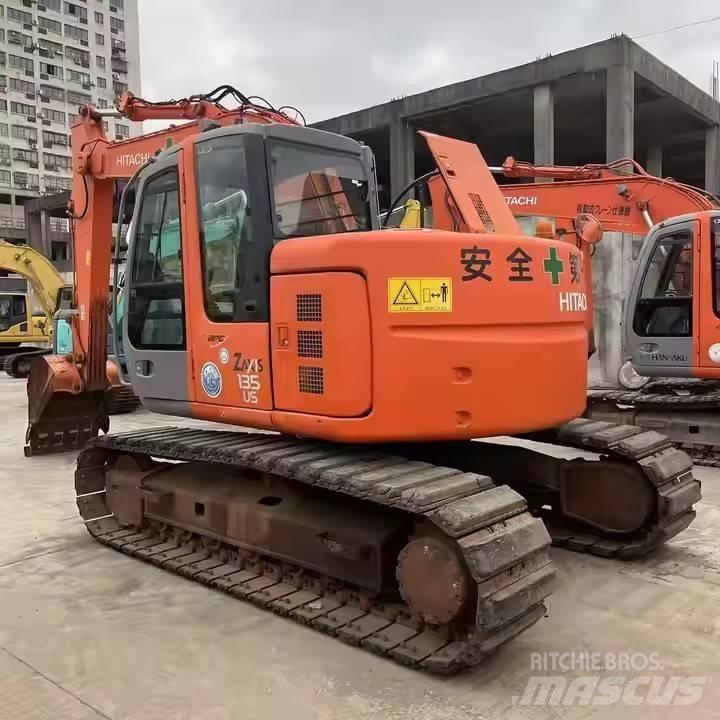 Hitachi ZX135US Rupsgraafmachines