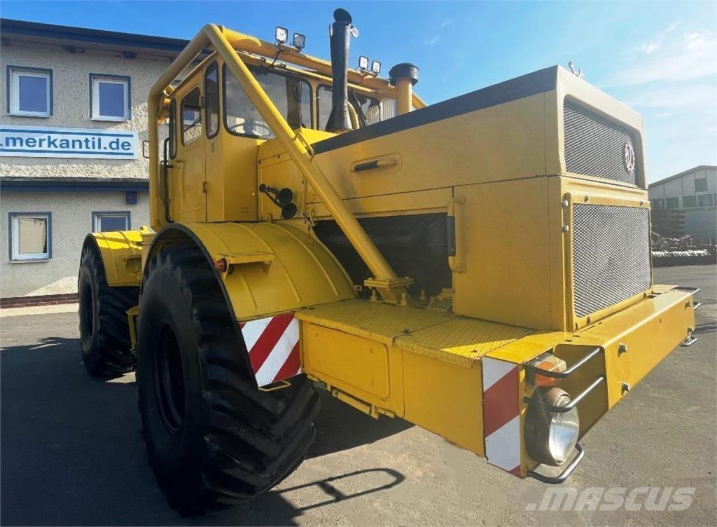 Kirovets K700A V8 Tractoren