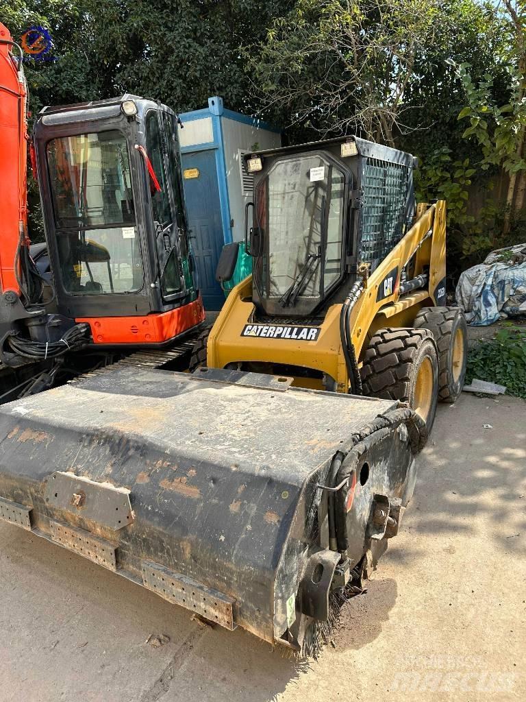 CAT 226 B Schrankladers
