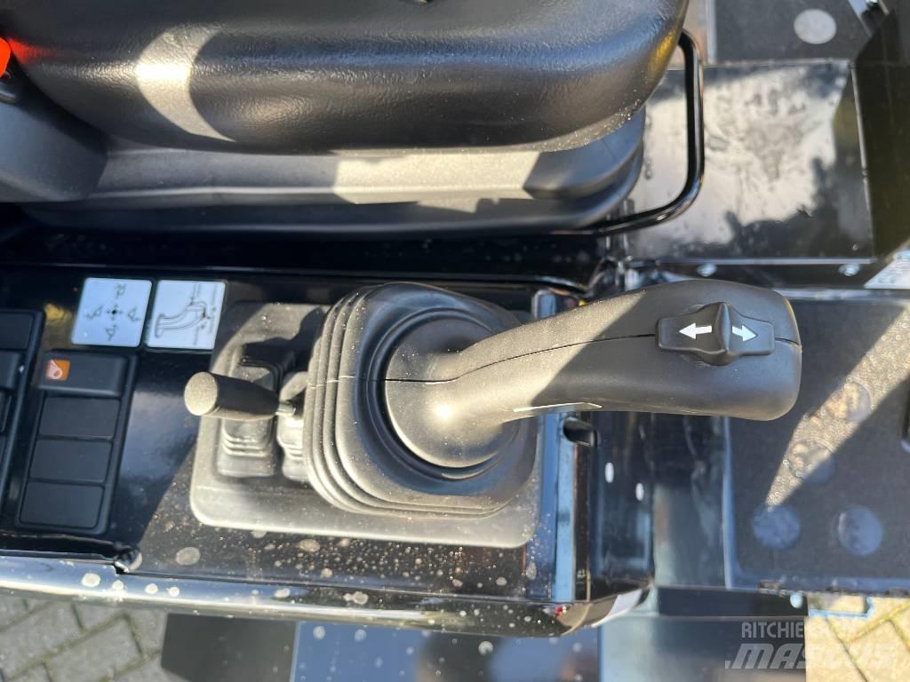 GiANT G2300 X-TRA HD Knik- en schrankladers