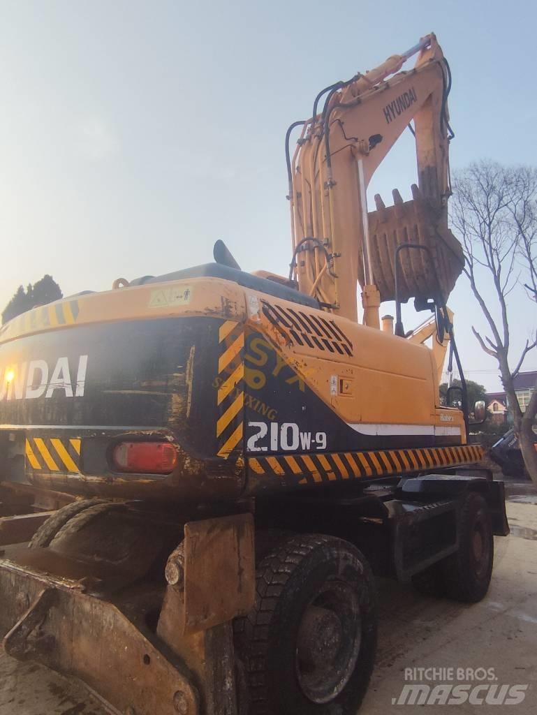 Hyundai 210W-9 Wielgraafmachines