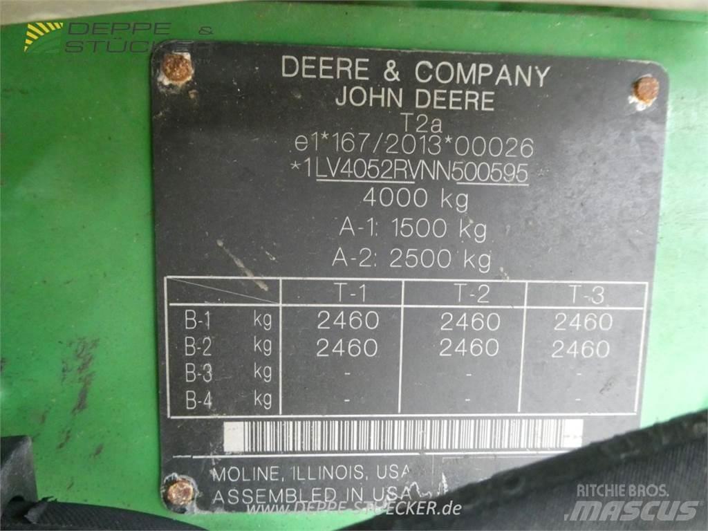 John Deere 4052R Compacttrekkers