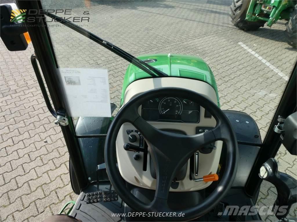 John Deere 4052R Compacttrekkers