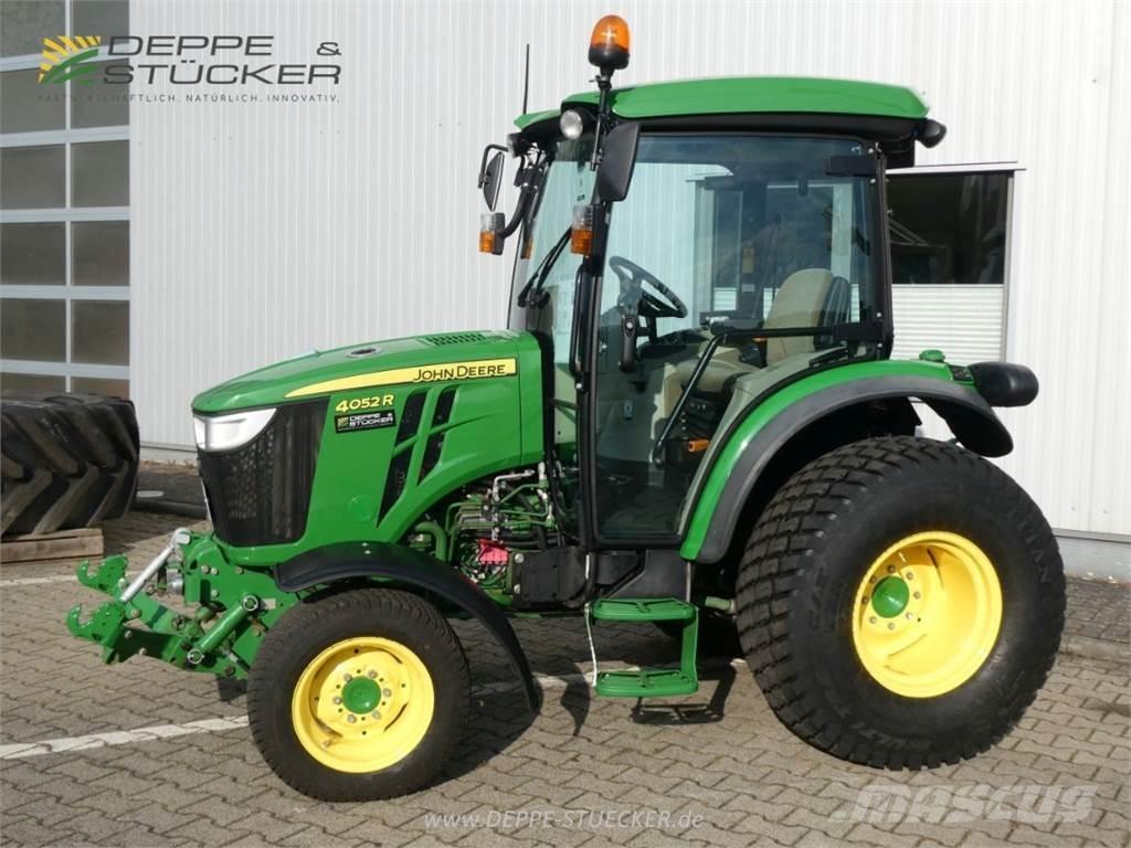 John Deere 4052R Compacttrekkers