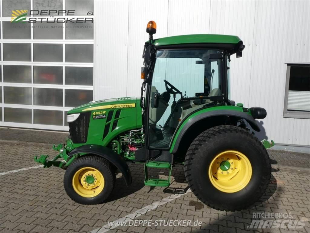 John Deere 4052R Compacttrekkers