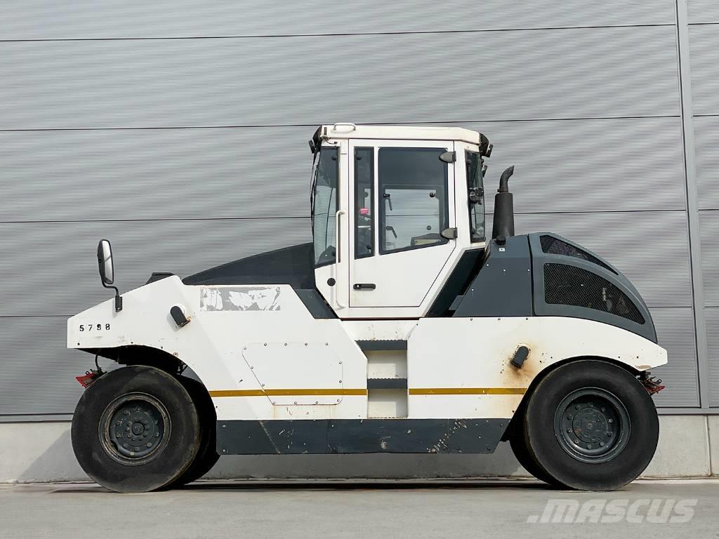 Bomag BW 24 RH Bandenwalsen