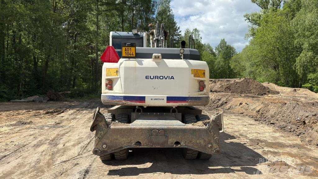 Komatsu PW 148-8 Wielgraafmachines