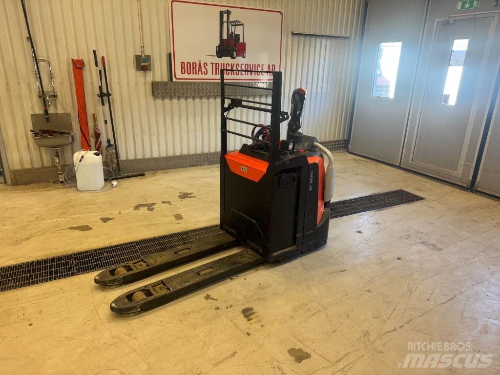 Toyota LPE 220 Meerij pallettruck met platform