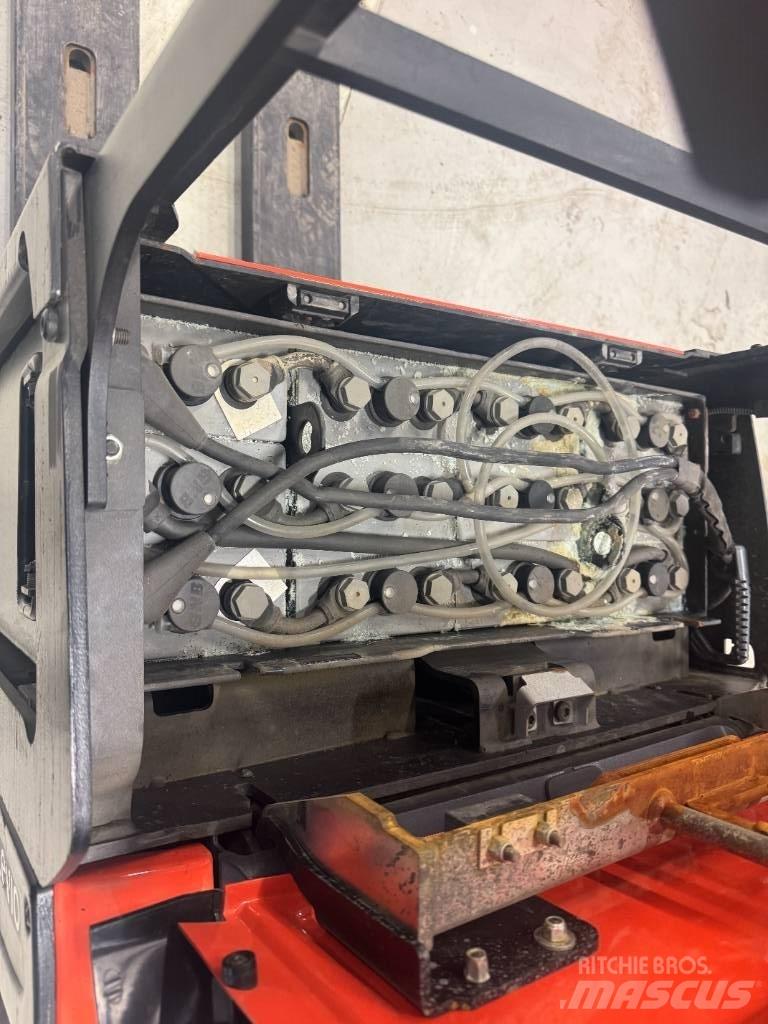 Toyota LPE 220 Meerij pallettruck met platform