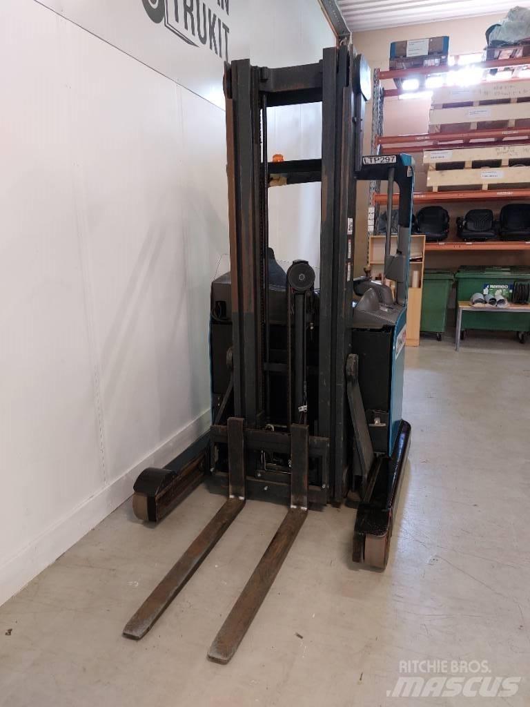 Crown ESR 4500 Reachtruck voor hoog niveau