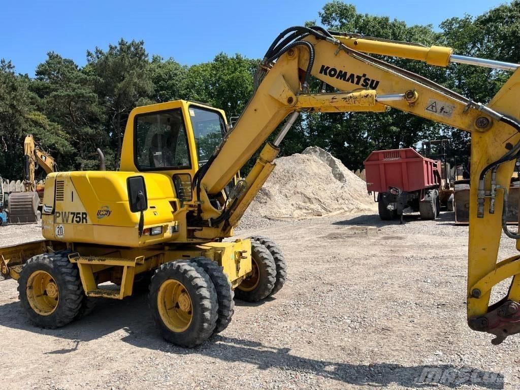 Komatsu PW 75 R Wielgraafmachines