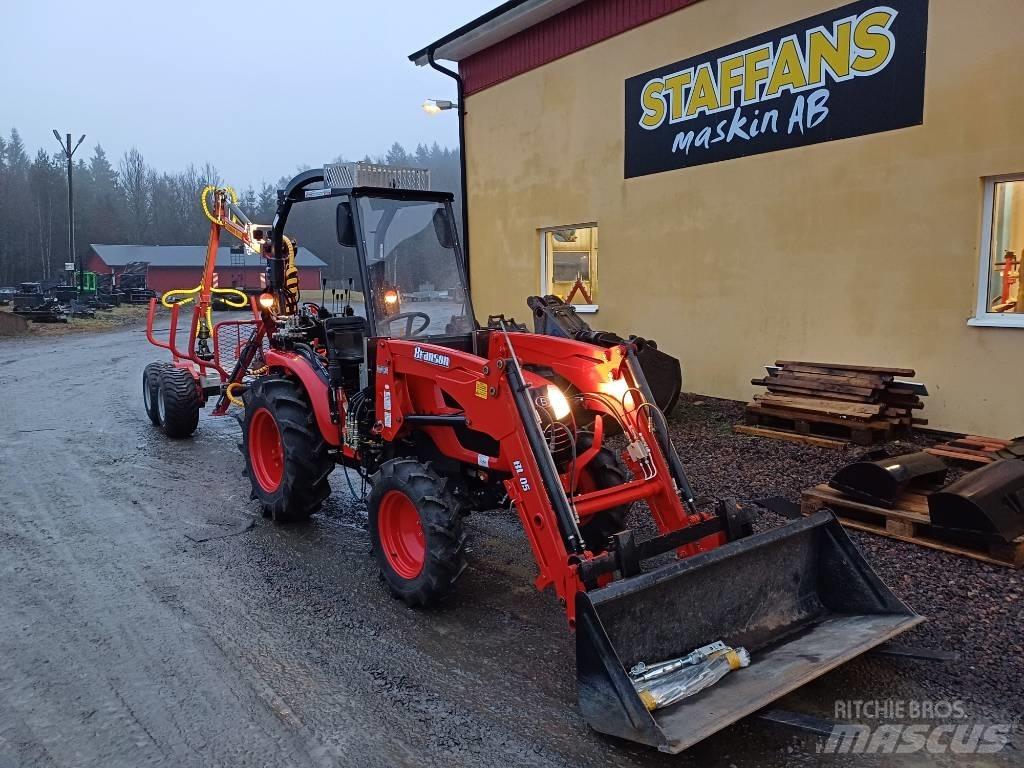 Branson 2500 Tractoren