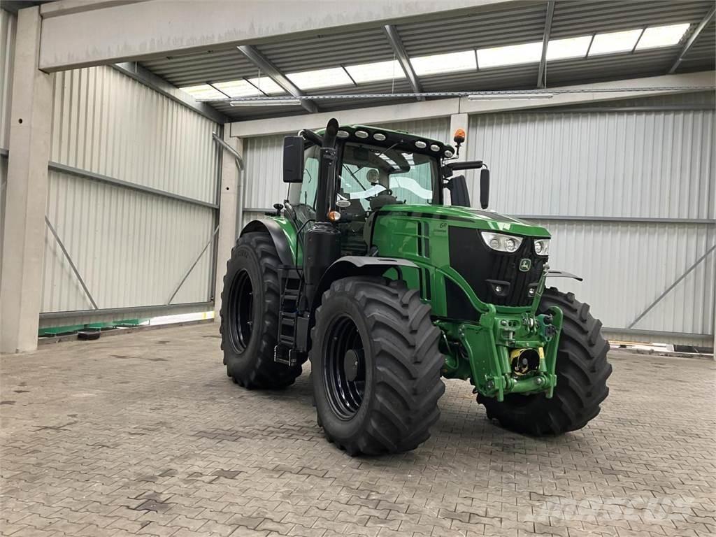 John Deere 6250R Tractoren