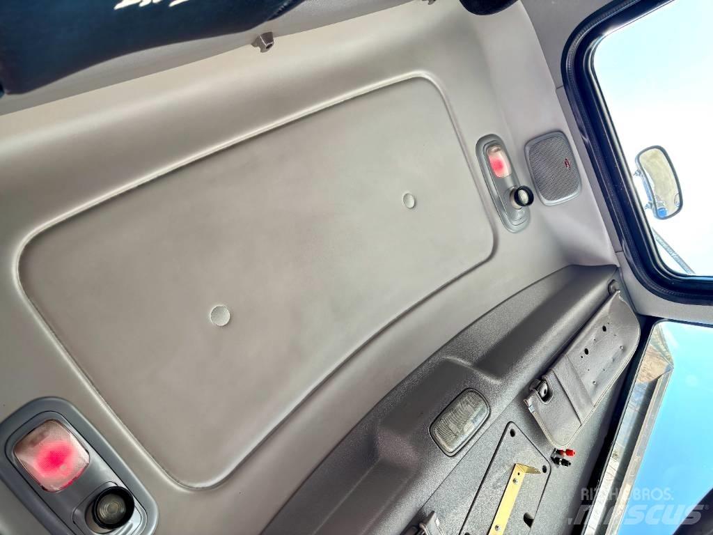 Peterbilt 388 Trekkers