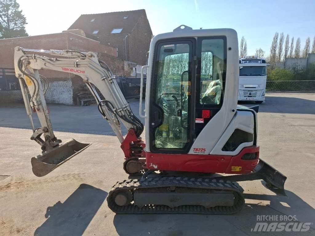 Takeuchi TB225LSA Minigraafmachines < 7t