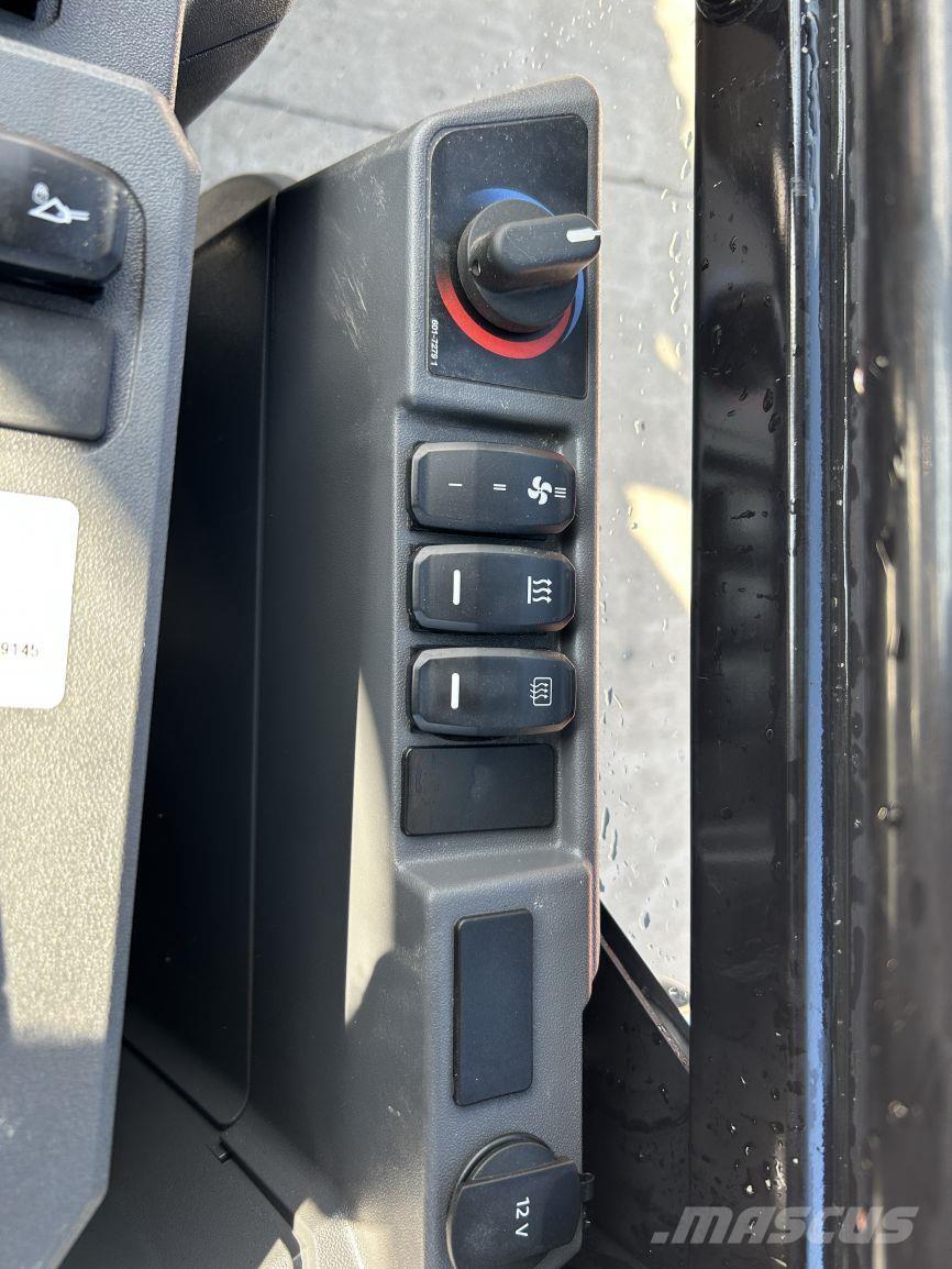 CAT 906 (9145) Knik- en schrankladers