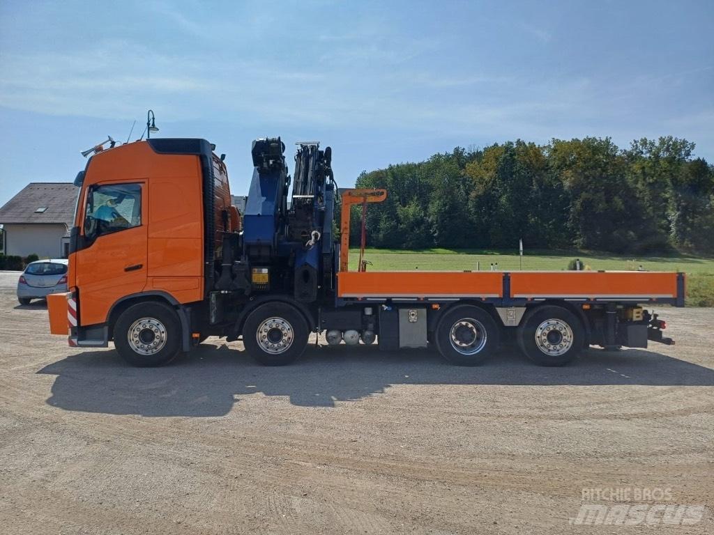 Volvo FH 540 Vlakke laadvloer met kraan