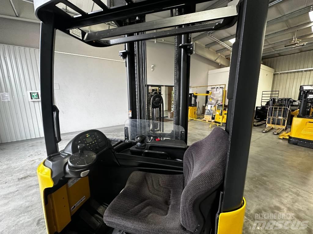 Yale MR16 Reachtruck voor hoog niveau