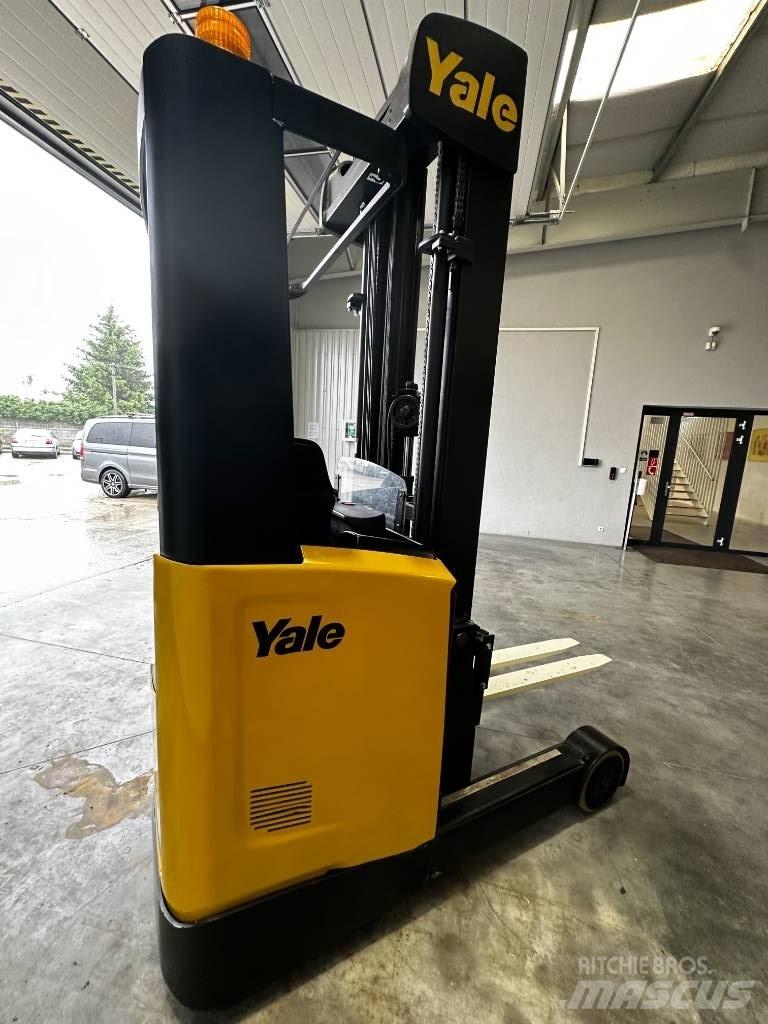 Yale MR16 Reachtruck voor hoog niveau