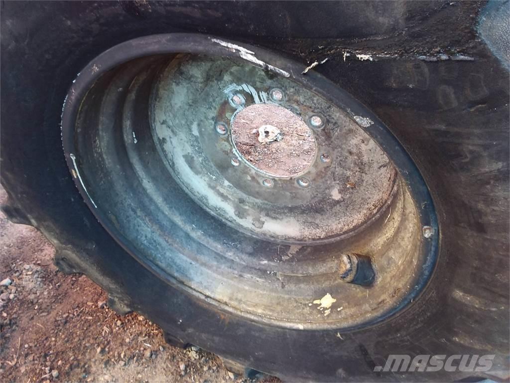  Okänt Sampo 20x28 Banden, wielen en velgen