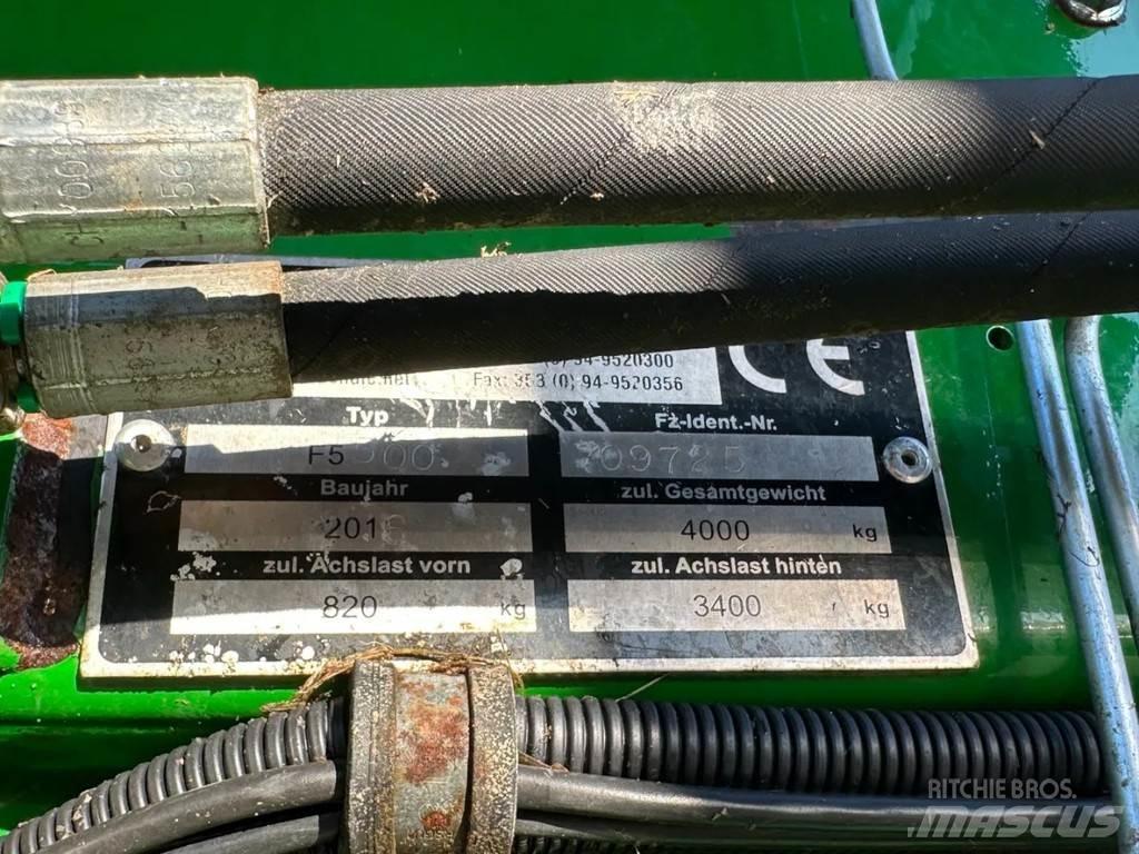 McHale F5500 Getrokken veldhakselaar