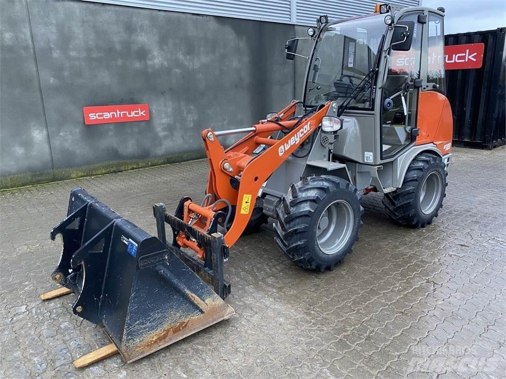 Weycor AR320 Cab Knik- en schrankladers