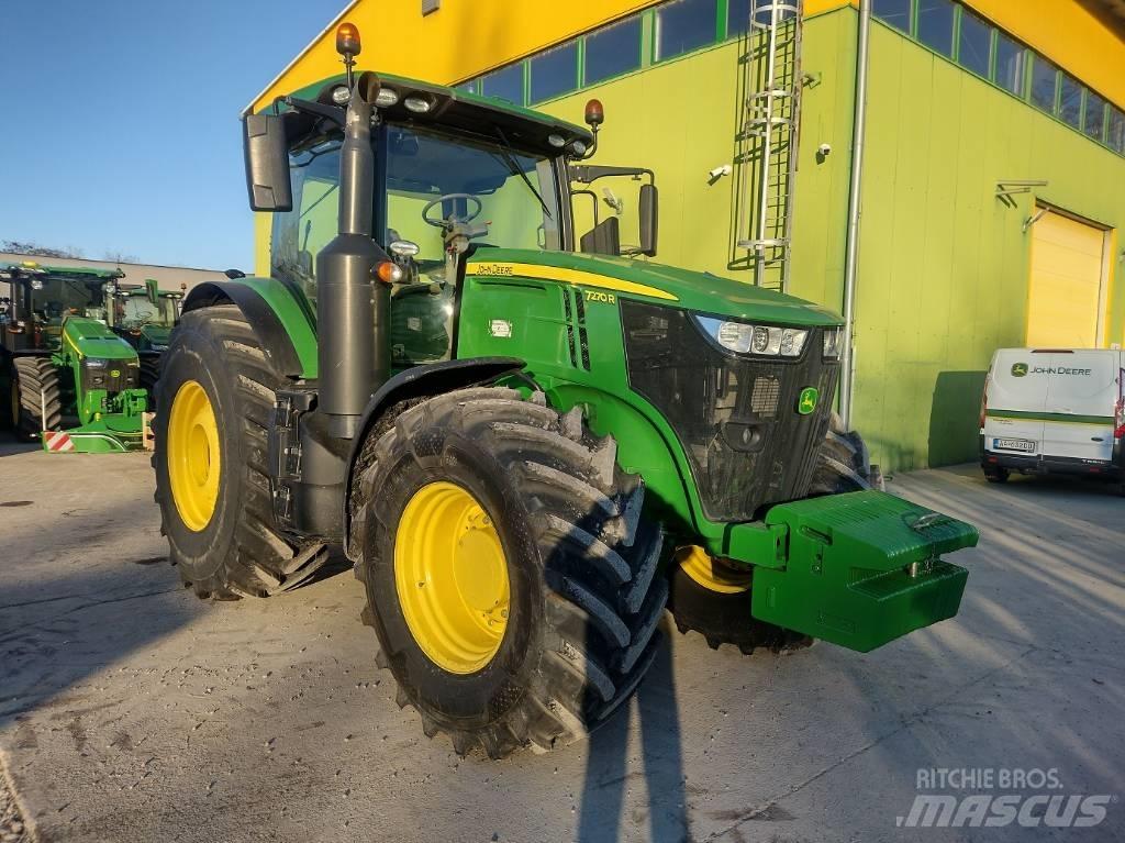John Deere 7270 R Tractoren