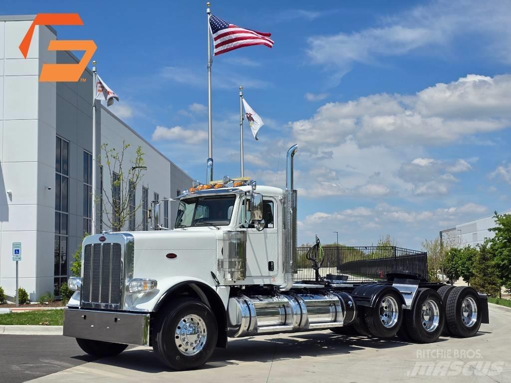 Peterbilt 389 Trekkers