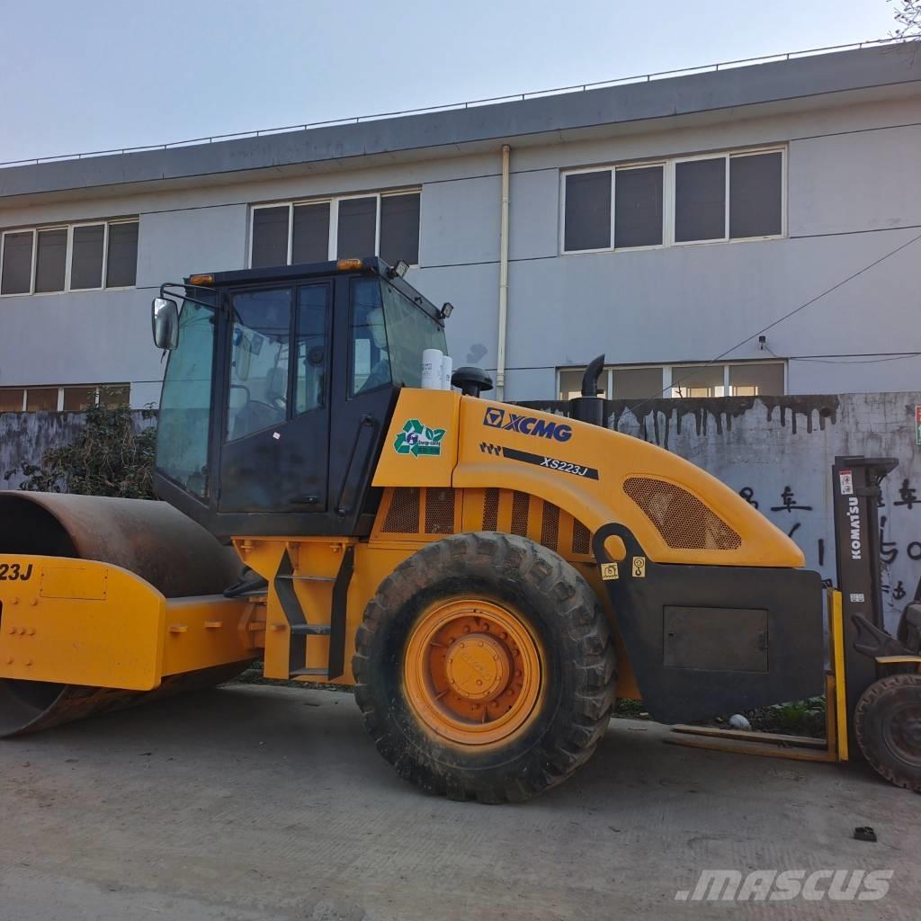 XCMG XS 223 J Trilrolwalsen