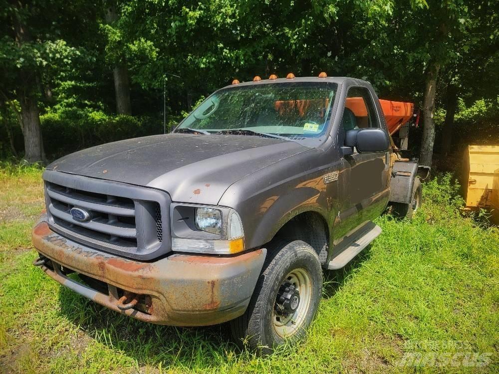 Ford F 350 Bakwagens met gesloten opbouw