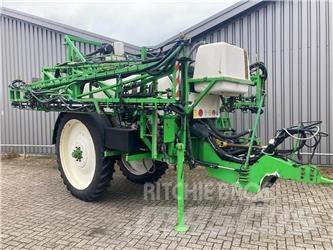 CHD 2727 Veldspuit Zelfrijdende spuitmachines