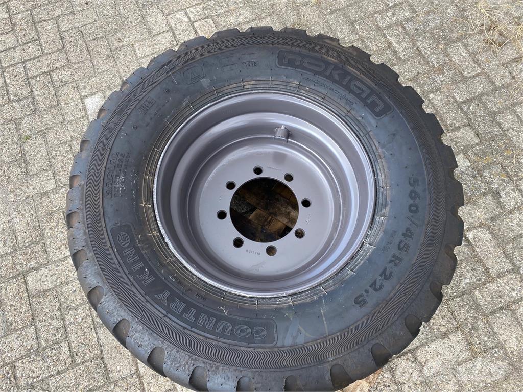 Nokian  Banden, wielen en velgen