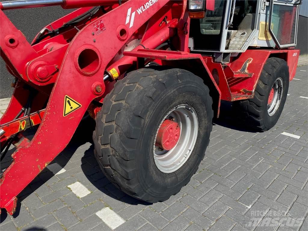 Weidemann 4204 D/P Voorladers en gravers
