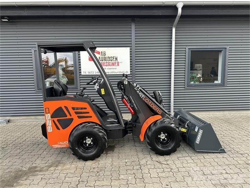 Cast 825 D Miniladers