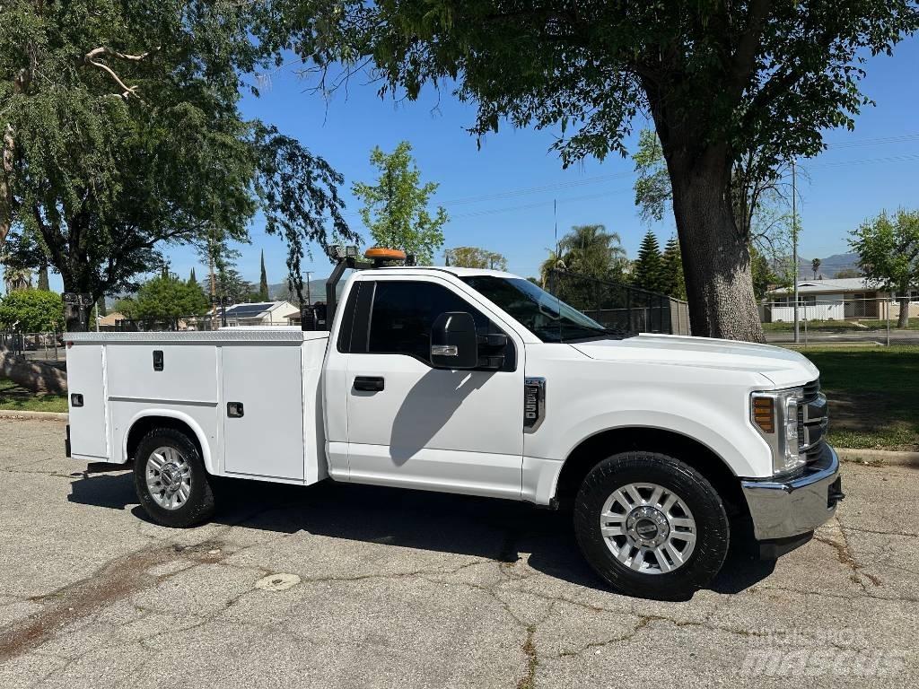 Ford F250 Bestelwagens met open laadbak