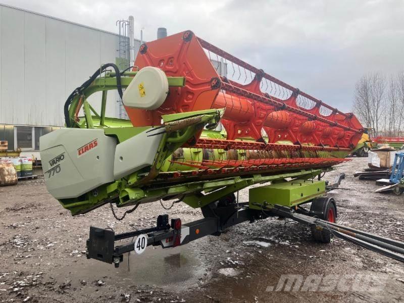 CLAAS LEXION 7400 Maaidorsmachines