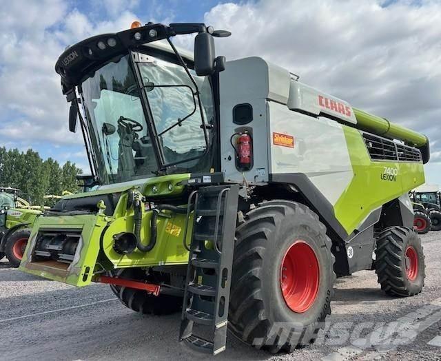 CLAAS LEXION 7400 Maaidorsmachines