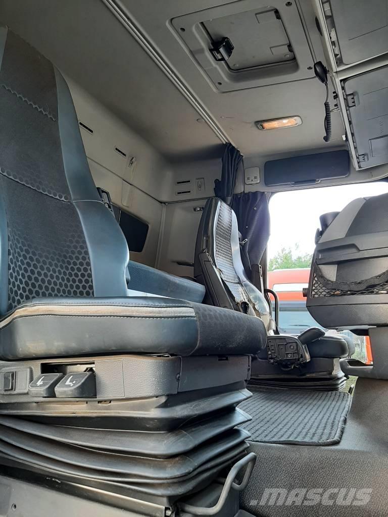 Volvo FH 13 Bakwagens met gesloten opbouw