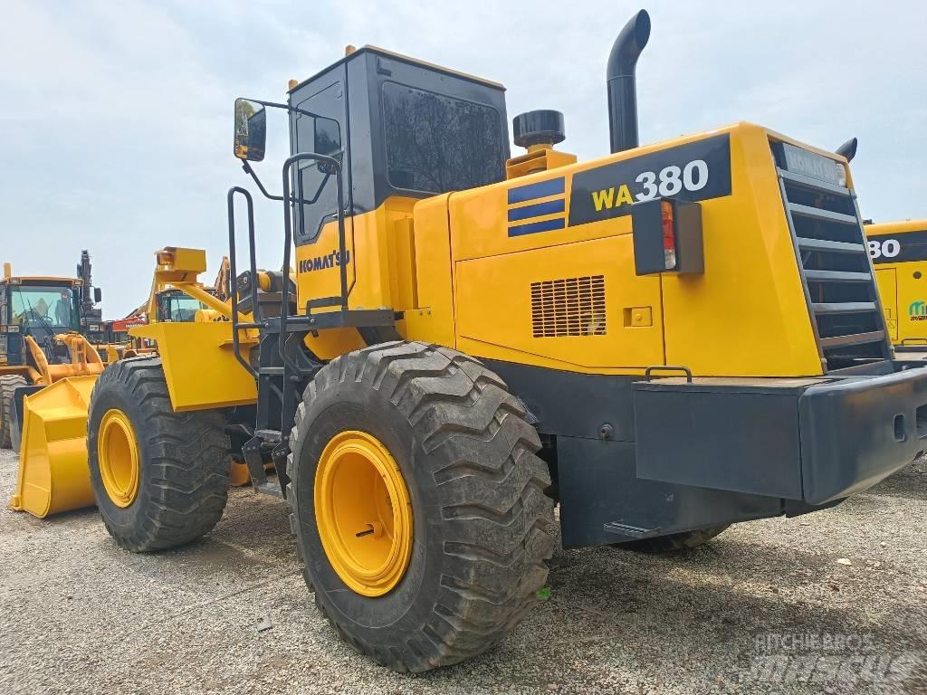 Komatsu WA 380 Wielladers